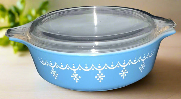 The Pyrex 471 Snowflake 1 Pint Casserole Dish