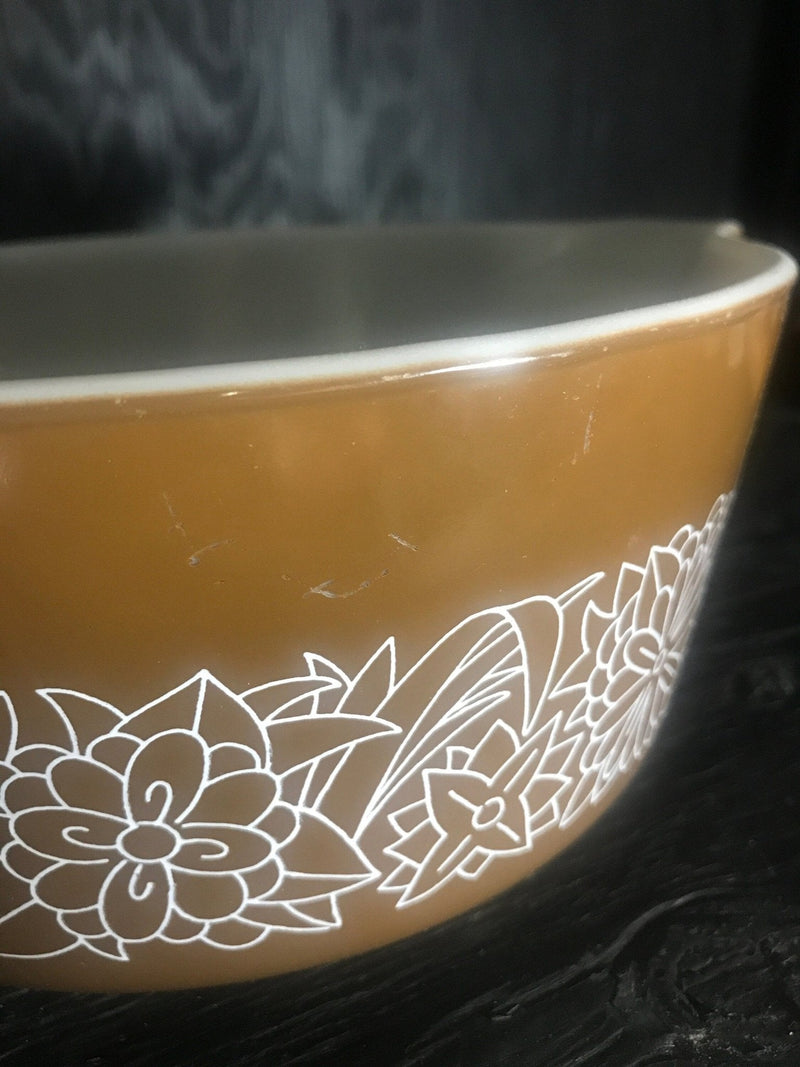 Pyrex 475 Woodland 2.5 Quart Casserole Dish