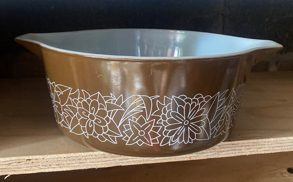 Pyrex 475 Woodland 2.5 Quart Casserole Dish