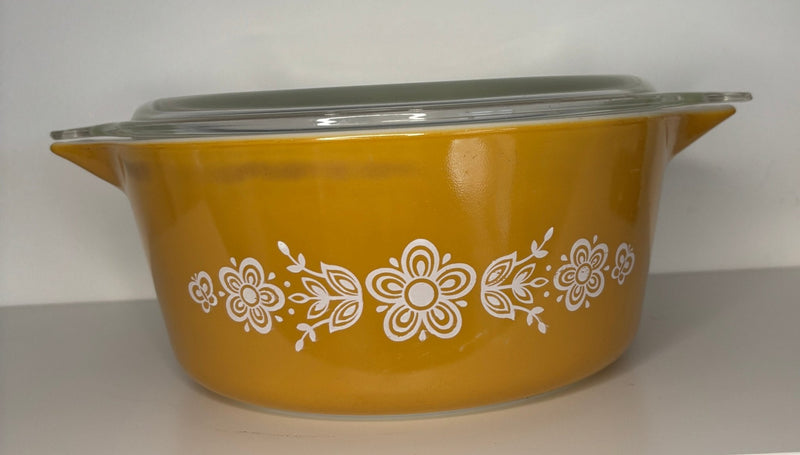 Pyrex Butterfly Gold 2.5 Quart Casserole Dish 475-B