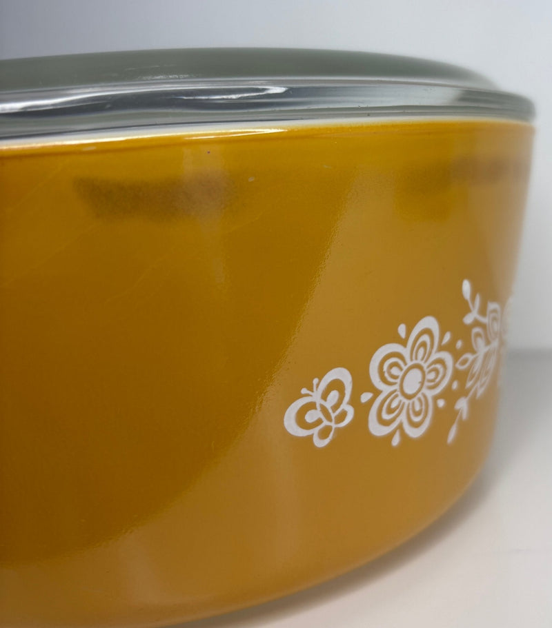 Pyrex Butterfly Gold 2.5 Quart Casserole Dish 475-B