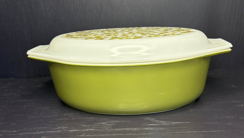 Pyrex Spring Verde Avocado Green 2.5 Quart Casserole Dish
