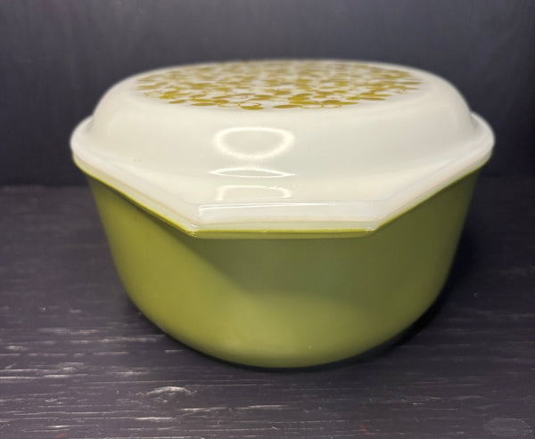 Pyrex Spring Verde Avocado Green 2.5 Quart Casserole Dish