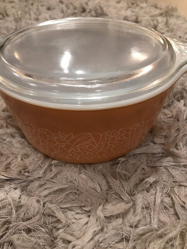 Pyrex Woodland Gold 1.5 Quart Casserole Dish