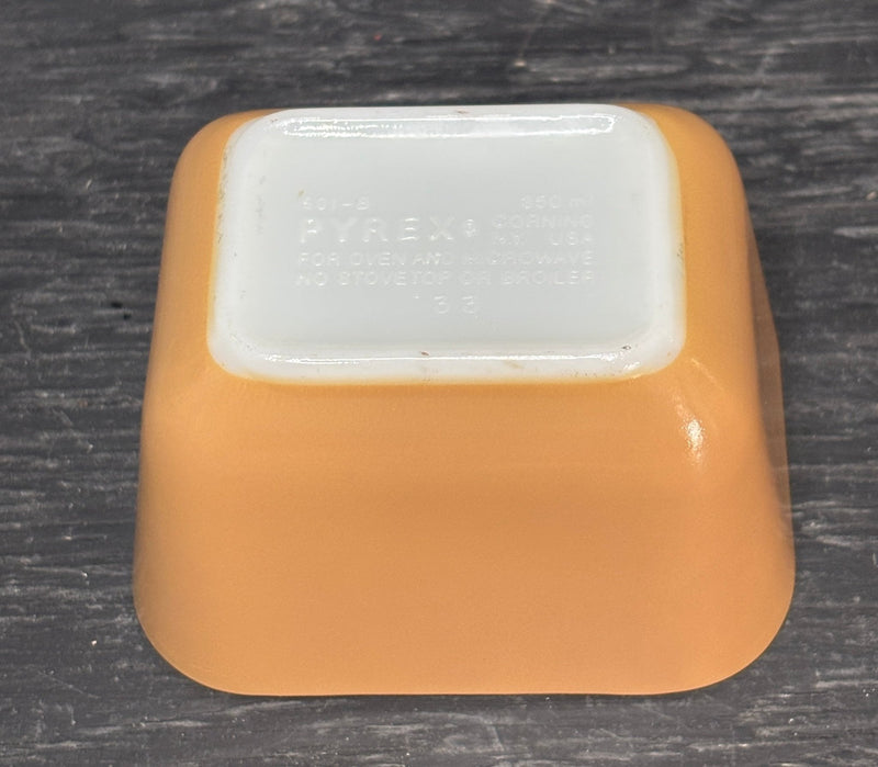 Vintage Pyrex Brown 350ml Fridgie Dish Pyrex 501B