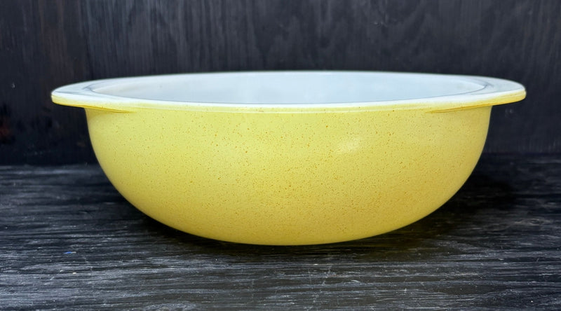 Yellow Pyrex Round 2 Quart Casserole Dish
