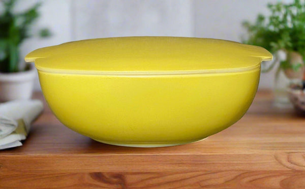 Yellow Pyrex Square 2.5 Quart Casserole Dish